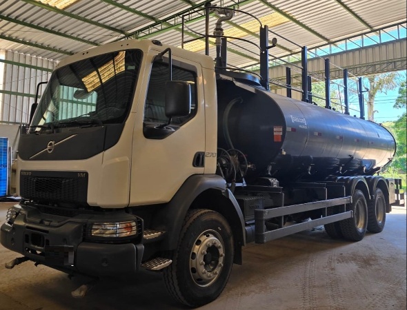 Caminhão Volvo VM 270 ano 2021