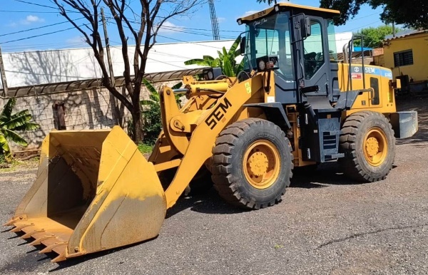 Pá Carregadeira Sem 638 D ano 2019