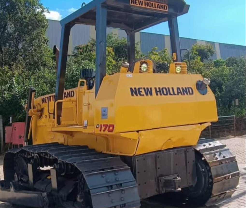 Trator de Esteira New Holland D170 ano 2009