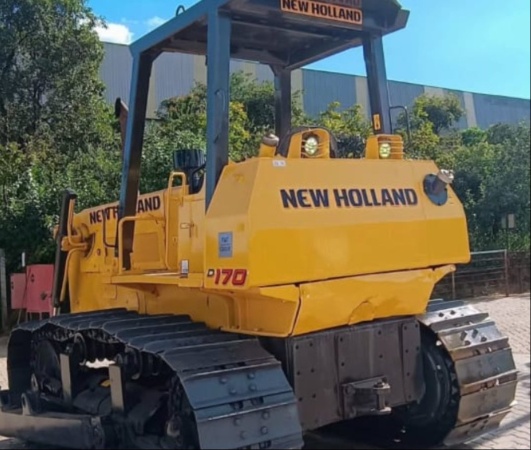 Trator de Esteira New Holland D170 ano 2009
