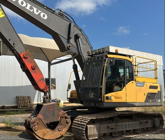 Escavadeira Volvo EC200D - EC200D - Máquinas de Linha Amarela
