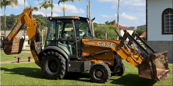 Retroescavadeira Case 580N ano 2022 - 580N - Máquinas de Linha Amarela