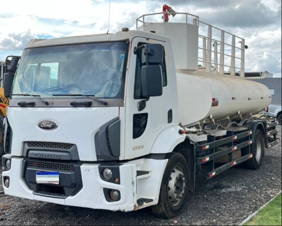 Caminhão Ford CARGO 1723 ano 2017
