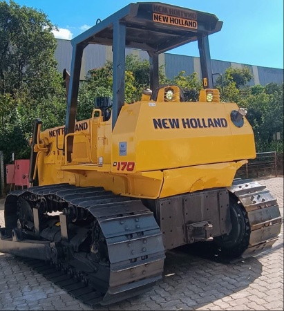 Trator de Esteira New Holland D170 ano 2009