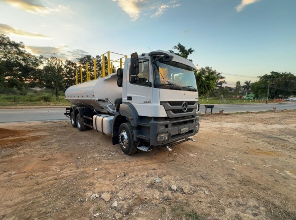 Caminhão Mercedes Benz Axor 3344 ano 2019