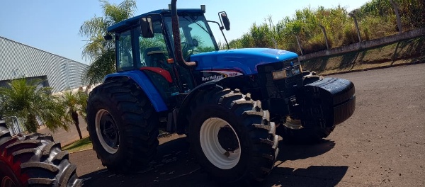 Trator New Holland TM 180 ano 2006
