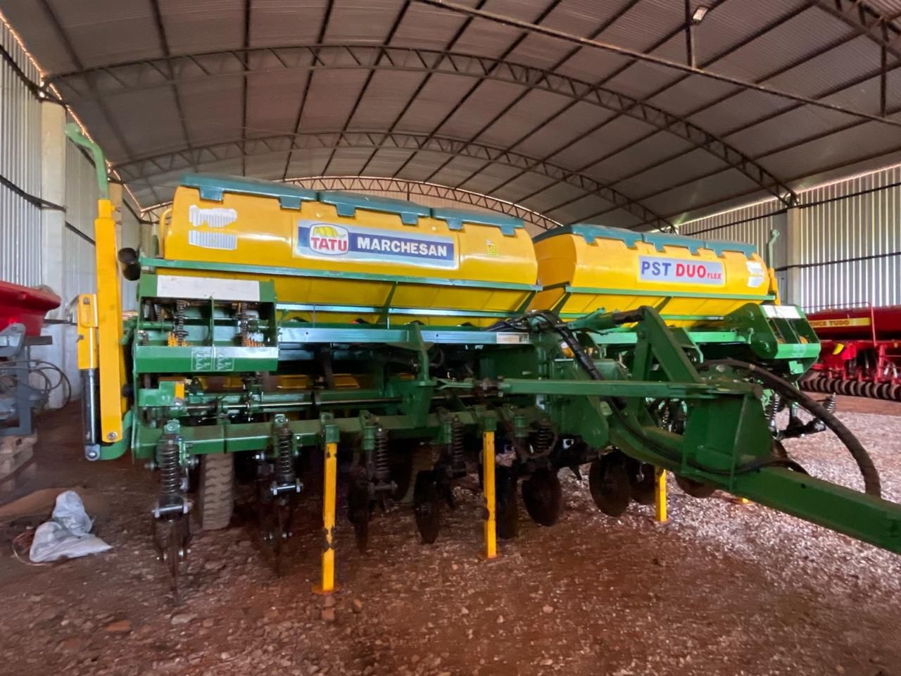 Semeadeira Tatu Marchesan PST DUO FLEX ano 2016