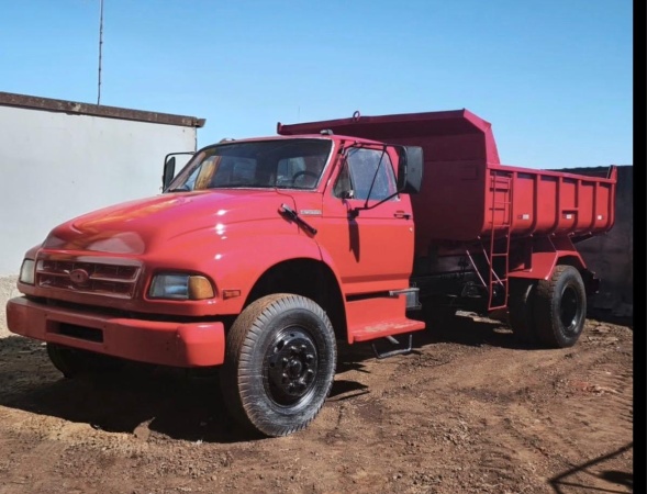Caminhão Ford F-12000 ano 1996