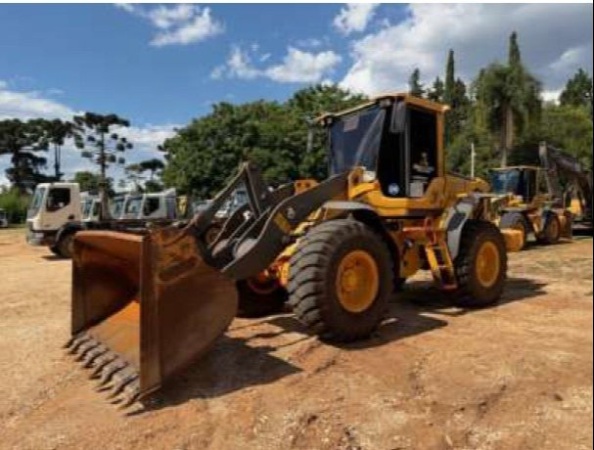Pá Carregadeira Volvo L60F ano 2023