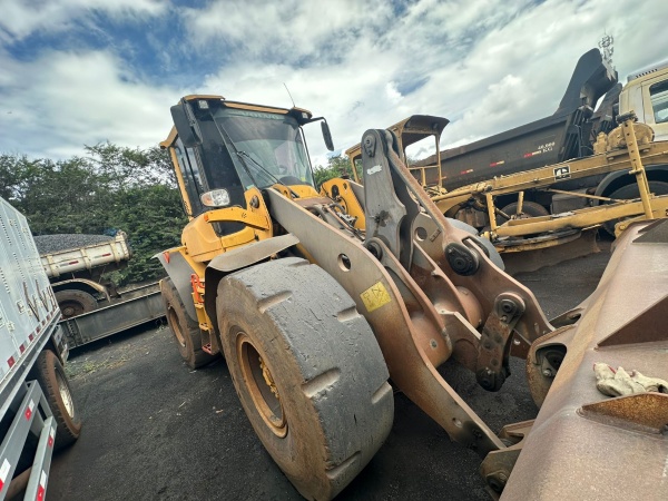 Pá Carregadeira Volvo L90F ano 2019