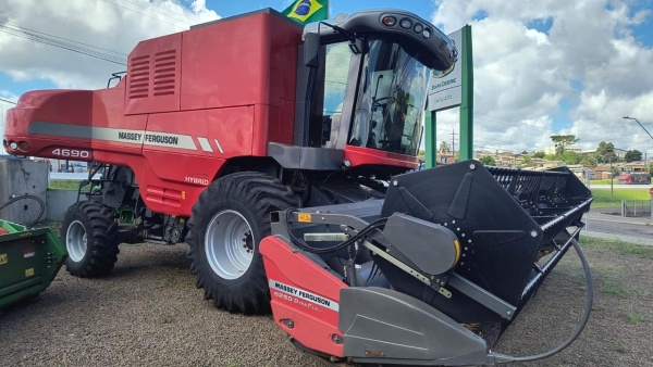 Colheitadeira Massey Ferguson MF 4690 ano 2019