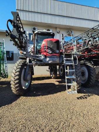 Pulverizador Autopropelido Massey Ferguson MF 9030 ano 2011