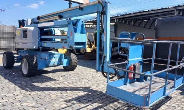 Plataforma Genie  Z-60/34 4x4 ano 2012