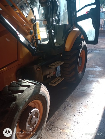 Retroescavadeira JCB 3CX ano 2021