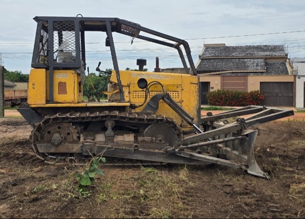 Trator de Esteira New Holland 7D ano 2013