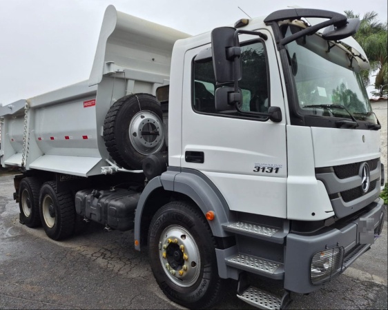 Caminhão Mercedes Benz AXOR 3131 6X4 ano 2018 - AXOR 3131 6X4 - Caminhões e Carretas
