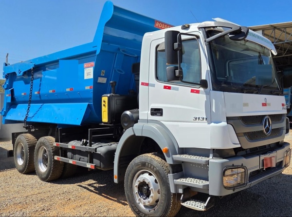Caminhão Mercedes Benz AXOR 3131 6X4 ano 2020