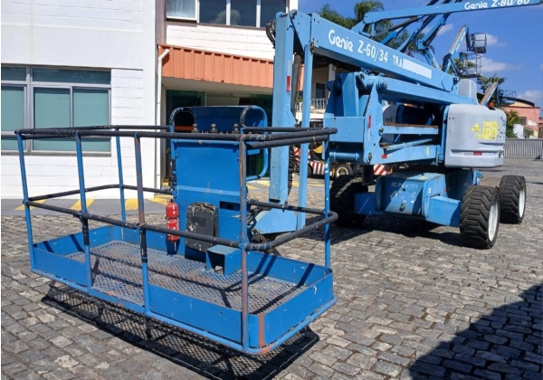 Plataforma Genie Z-60/34 4x4 ano 2012 - Z-60/34 4x4 - Máquinas para Elevação