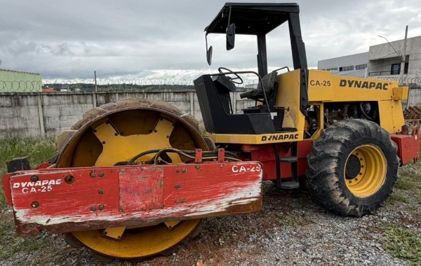 Rolo Compactador Dynapac CA25PD ano 2006