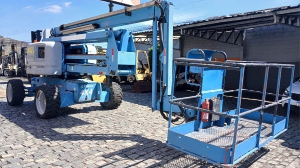 Plataforma Genie  Z 60/36JRT ano 2012