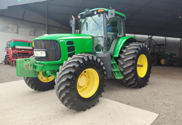 Trator John Deere 6150J ano 2018