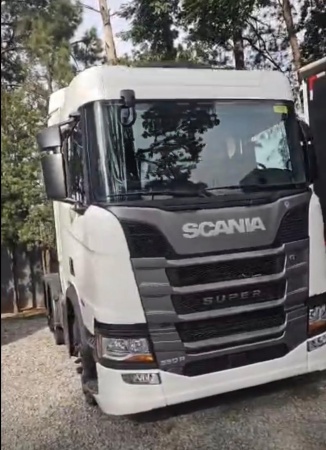 Caminhão Scania R 560 Super ano 2025