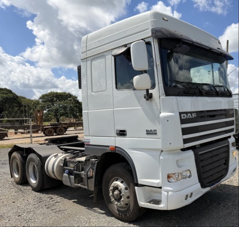 Caminhão DAF XF105 FTT 510A 6X4 ano 2019