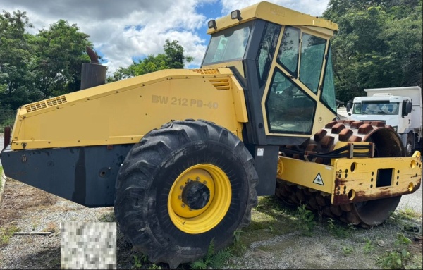 Rolo Compactador bomag BW 212 D-40