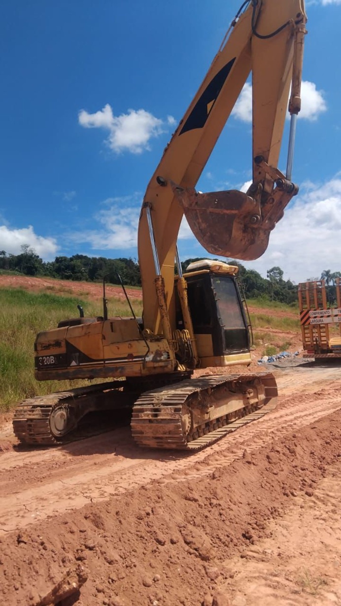 Escavadeira Caterpillar 320 ano 1998