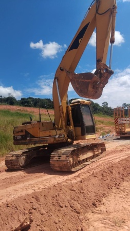 Escavadeira Caterpillar 320 ano 1998