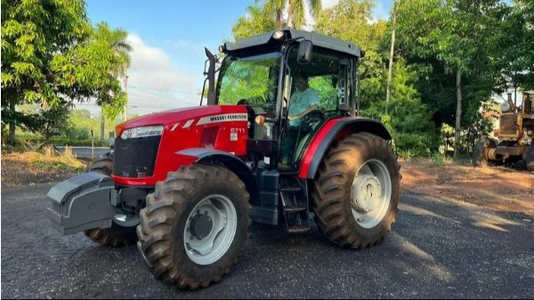 Trator Massey Ferguson MF 6711 ano 2020