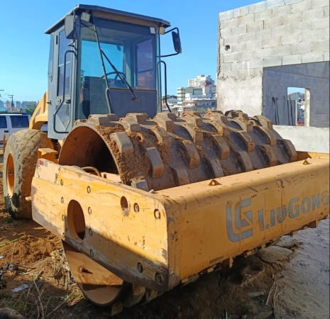 Rolo Compactador Liugong 612H ano 2014