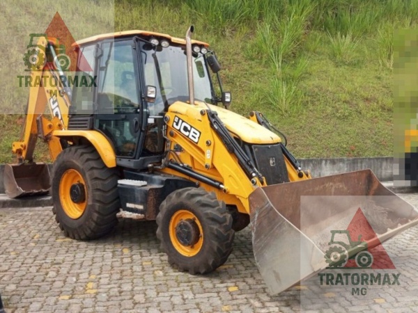 Retroescavadeira JCB 3CX ano 2023