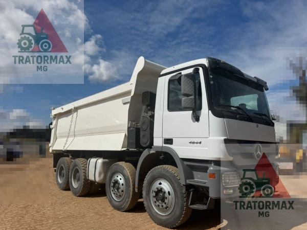 Caminhão Mercedes Benz Actros 4844 ano 2011