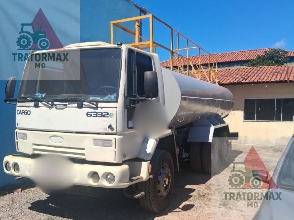 Caminhão Ford Cargo 6332E ano 2011