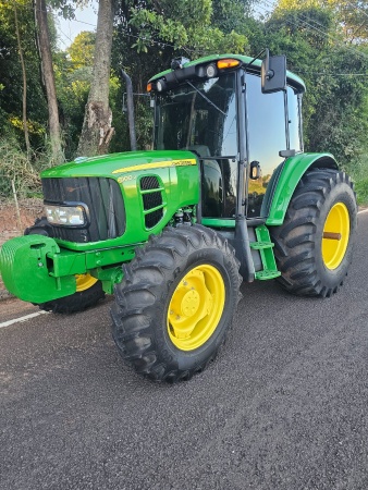 Trator John Deere 6100J ano 2018