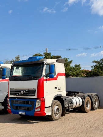Caminhão Volvo FH 540 ano 2014