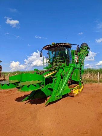 Colheitadeira John Deere CH570 ano 2024