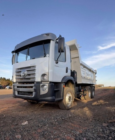 Caminhão Volkswagen 31-330 E Constellation 6x4 2p (Diesel)(E5) ano 2016 - 31-330 E Constellation 6x4 2p (Diesel)(E5) - Caminhões e Carretas