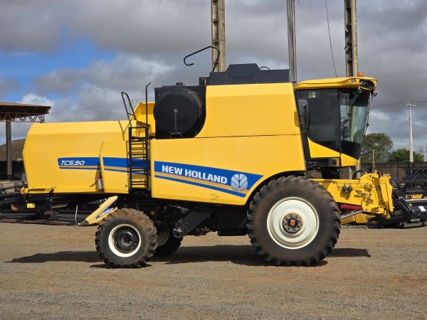Colheitadeira New Holland TC 5.90 ano 2022