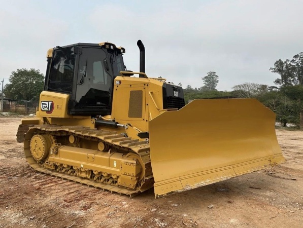 Trator de Esteira Caterpillar D4 ano 2023