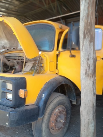 Caminhão Mercedes Benz MB 1313 ano 1981