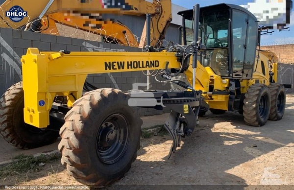 Motoniveladora New Holland RG140B ano 2012