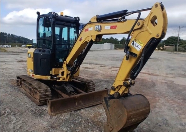 Mini Escavadeira Caterpillar 303.5 ano 2022