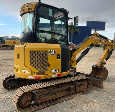 Mini Escavadeira Caterpillar 303.5 ano 2022