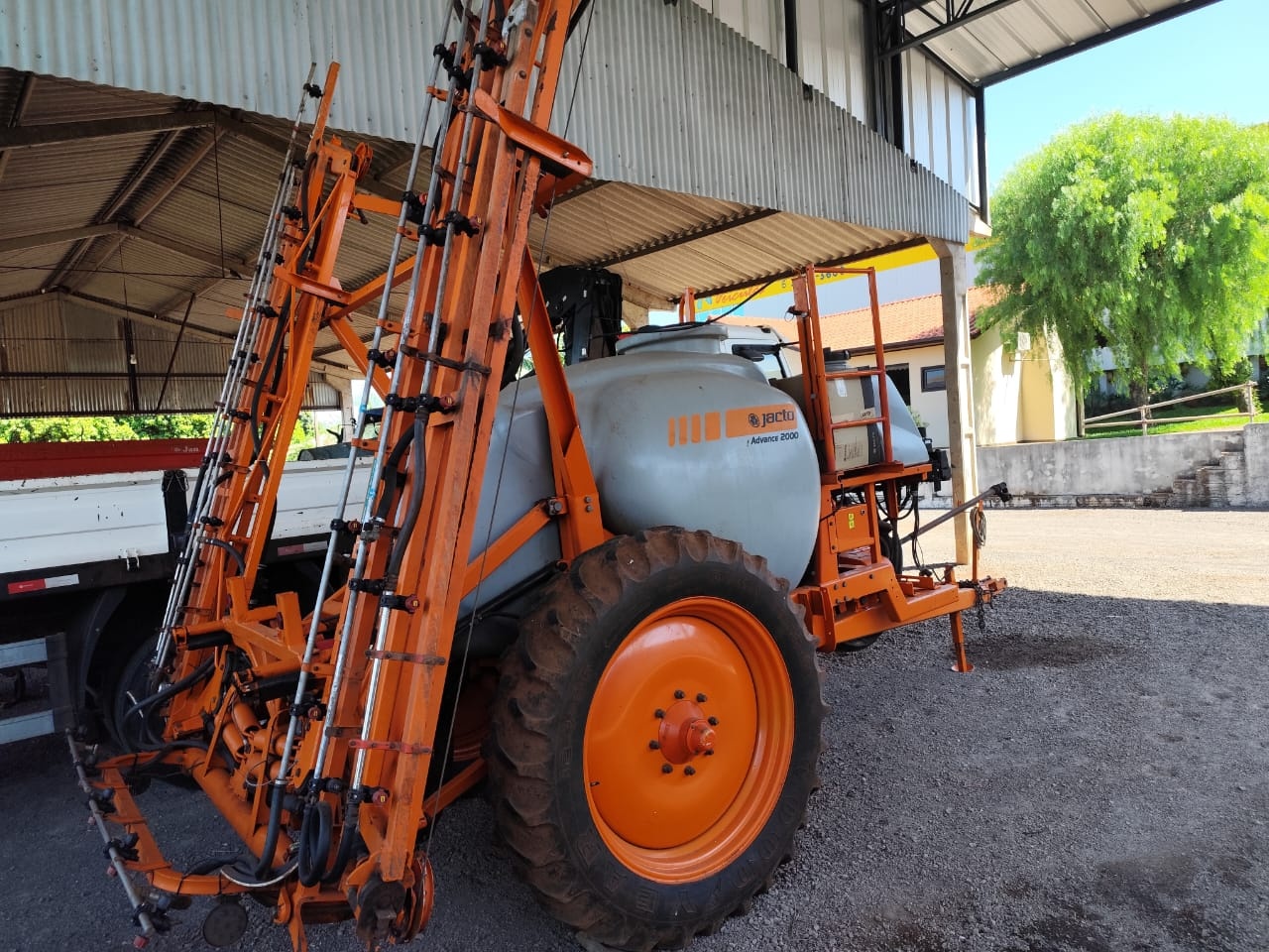 Pulverizador Jacto Advanced 2000 AM 18 ano 2016