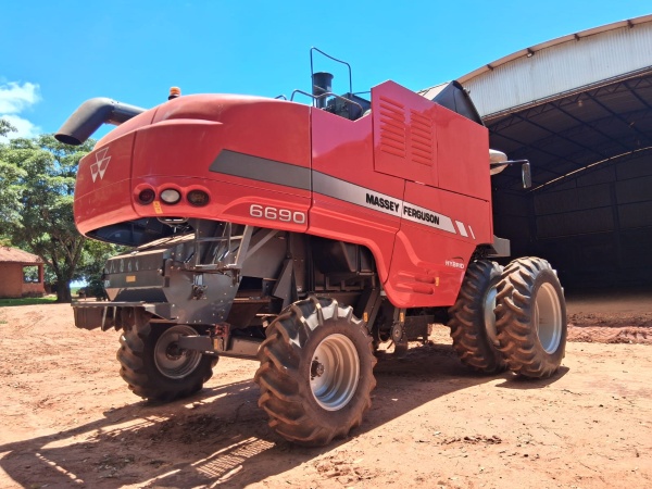 Colheitadeira Massey Ferguson MF6690 ano 2021