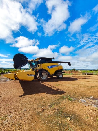 Colheitadeira New Holland CR 9060 ano 2014 - CR 9060 - Máquinas Agrícolas