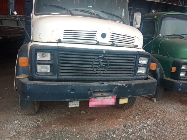 Caminhão Mercedes Benz MB 1313 ano 1987