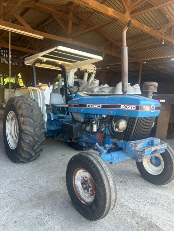 Trator New Holland Ford 5030 ano 1996